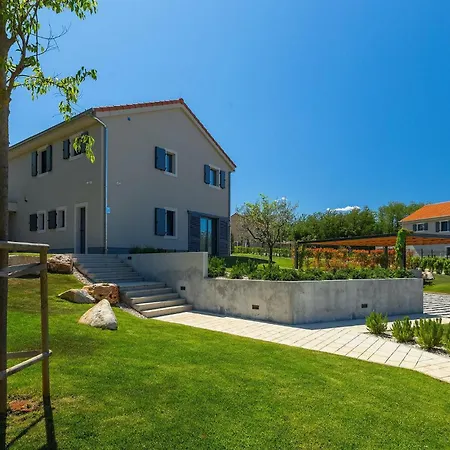 Povetica Σπίτι διακοπών *